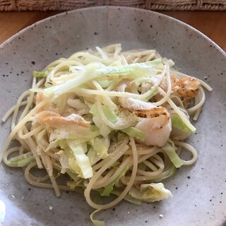 ベビーホタテとキャベツのチーズパスタ